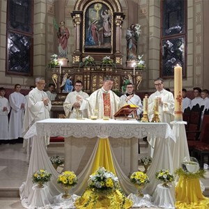 ​Biskup Šaško predvodio Vazmeno bdjenje u Župi Navještenja BDM u Velikoj Gorici